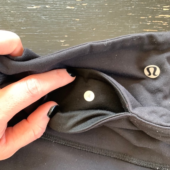 Lululemon reversible wunder under crop - Picture 6 of 6